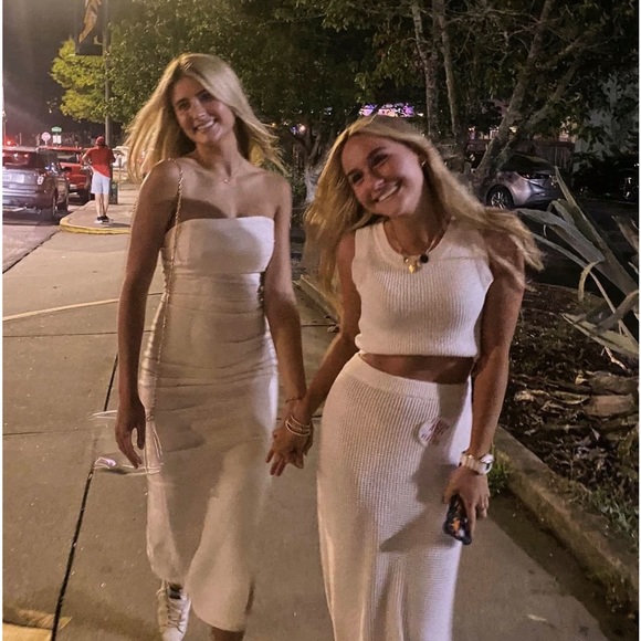 Meet your Posher, Kate - Picture 2 of 3